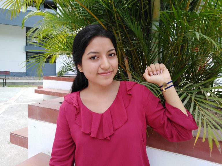 María Correa: “Lo que garantiza mi buen trabajo es que la persona que compra una pulsera siempre vuelve a comprar”