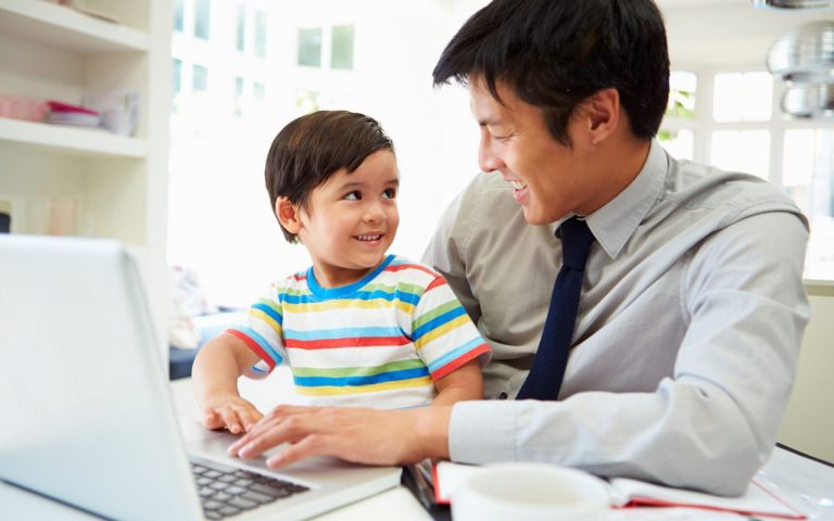 Día del Padre: Guía de regalos tecnológicos para sorprender a papá este domingo