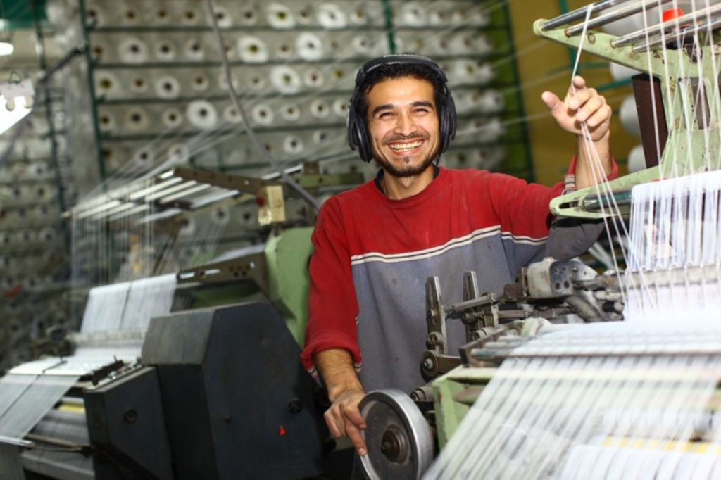 Microempresarios priorizan la educación superior de sus hijos