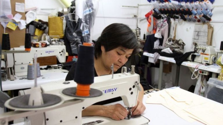 ¿Cómo iniciar un negocio con poco dinero?