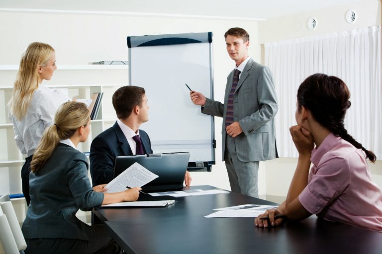 Conferencia gratuita sobre cómo alcanzar el éxito profesional y empresarial