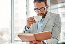 Conoce cuatro libros clave para emprendedores que buscan desarrollar buenos hábitos