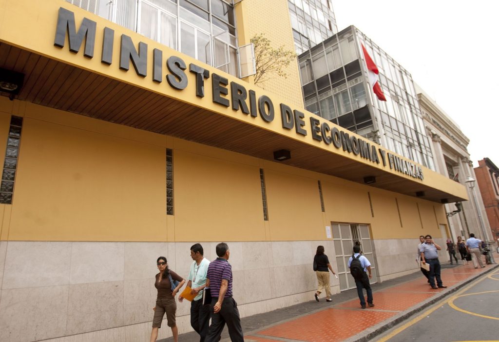 MEF: ya se aprobó gasto por 8 puntos del PBI para enfrentar coronavirus