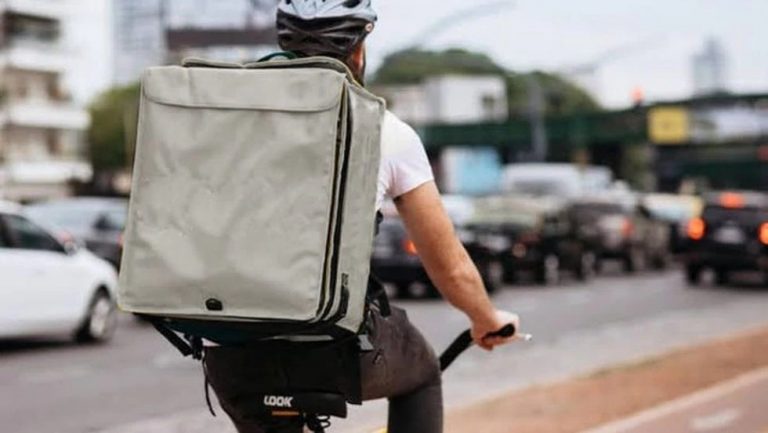 Restaurantes con delivery, comercio electrónico, retornarían en mayo