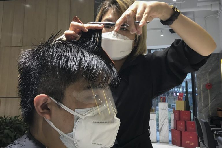 Peluquerías: su reinicio, no favorece a establecimientos formales