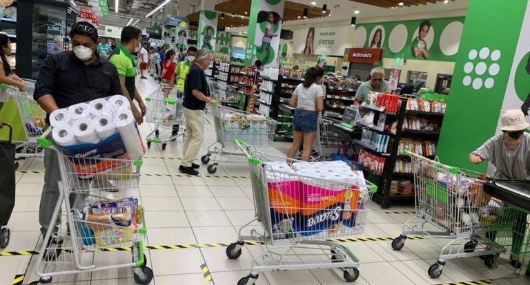 Ministro de Defensa asegura estricta vigilancia en supermercados