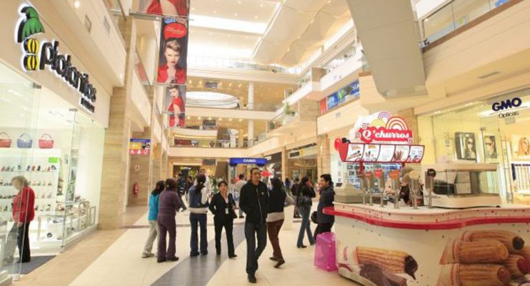 Plantean reducir el aforo en centros comerciales a un 50%