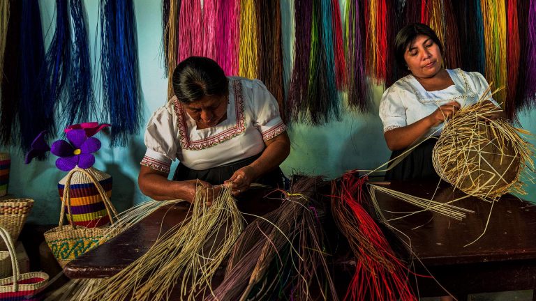 Artesanias de paja toquilla de Narihuala