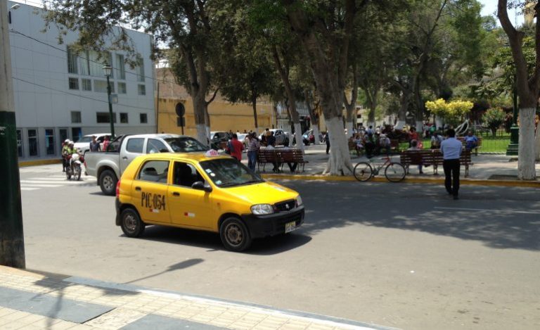 taxista, vehículo, piura