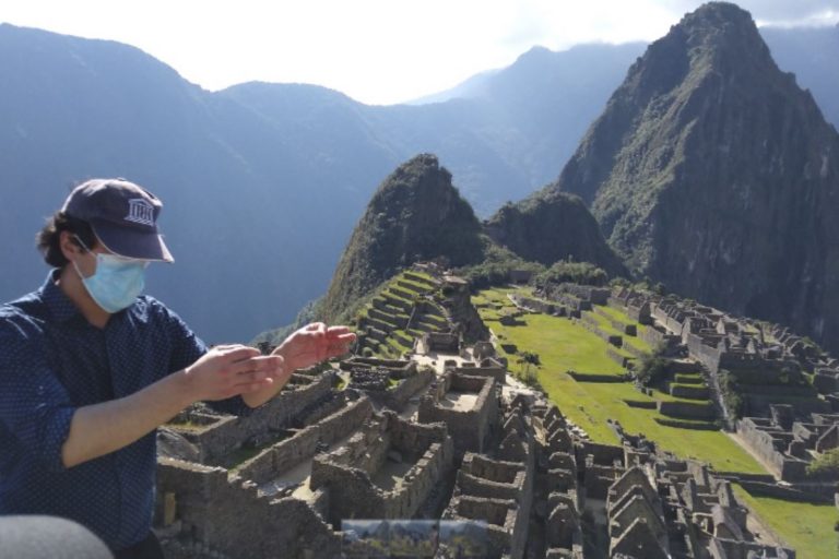 Aprueban protocolos para agencias de viaje, guías y albergues