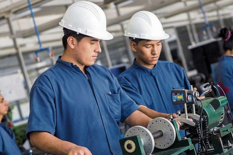 Los 10 trabajos con mayor demanda y que no piden título universitario