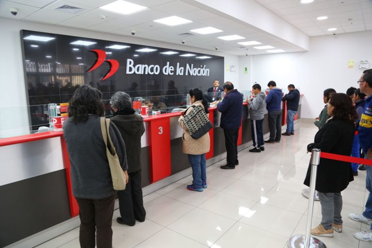 Banco de la Nación extiende uso de tarjetas de débito vencidas