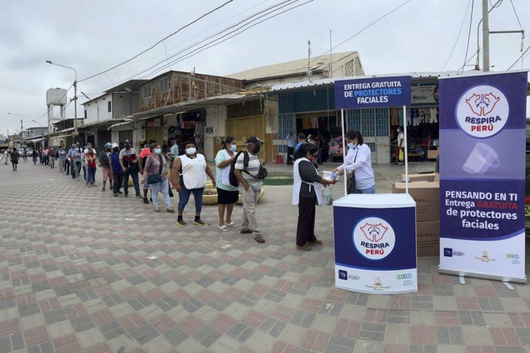 Respira Perú entregó 10,000 protectores y 5,000 frascos de alcohol
