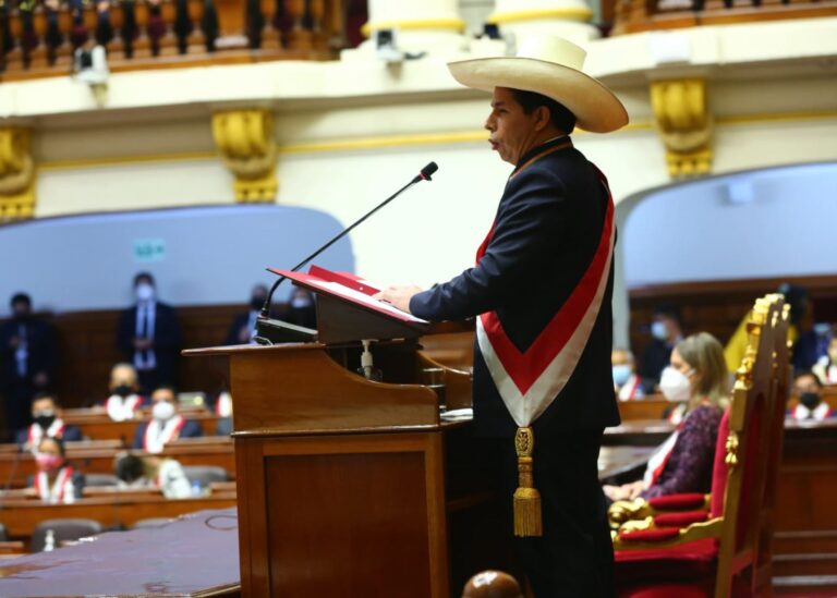 Pedro Castillo: “Se transferirán S/ 700 a cada familia vulnerable”