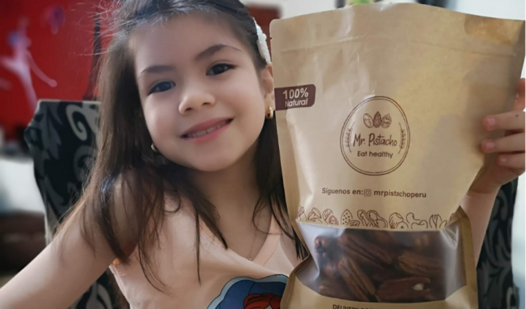 Lalita, la emprendedora de siete años que enseña, a través de su canal de YouTube, a preparar deliciosos postres