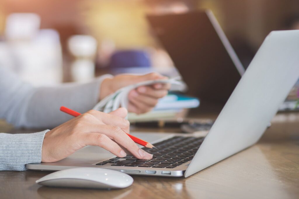 Conoce con qué canales digitales puedes conectar mejor con tus clientes Canales digitales