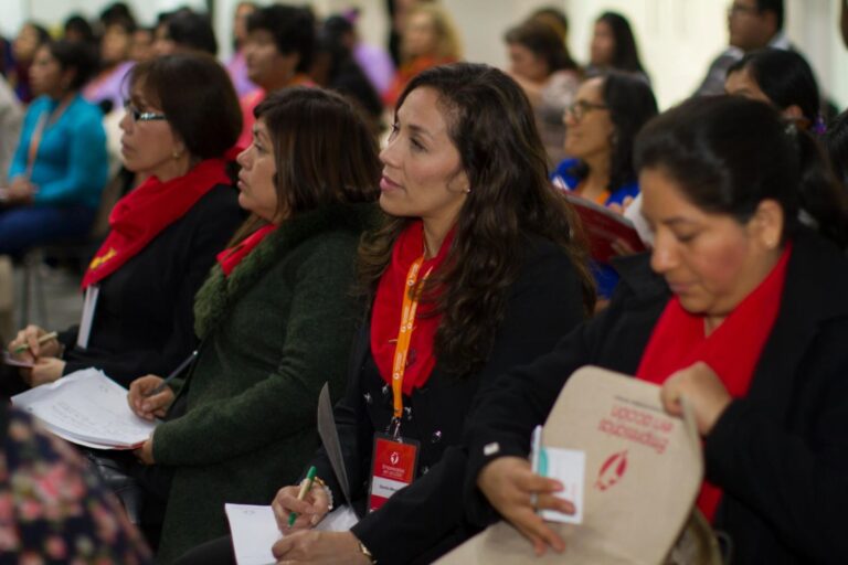 Aprueban resolución para apoyar emprendimientos liderados por mujeres