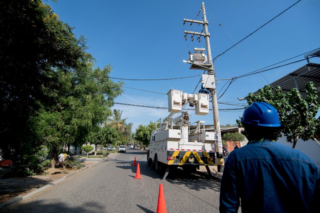 Enosa restringirá servicio eléctrico para remodelar redes y cambiar postes en Talara y Los Órganos