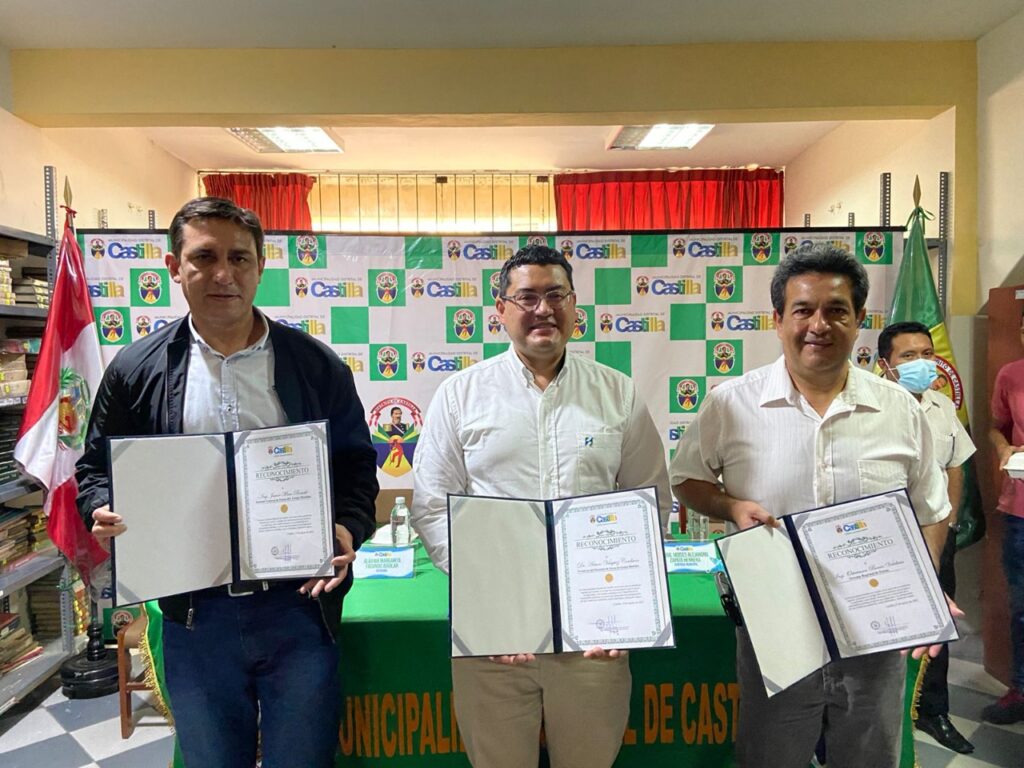 Municipalidad de Castilla reconoce a Enosa por la modernización de la iluminación del distrito