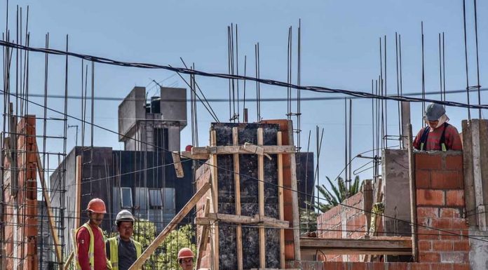 No respetar distancias mínimas de seguridad es causas de electrocuciones o muertes