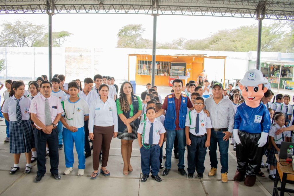 Juramentaron a promotores ambientales escolares del colegio Jorge Basadre Juramentaron a promotores ambientales escolares del colegio Jorge Basadre/Foto Distriluz