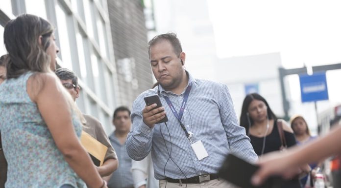 Más de 7000 personas desconocen líneas móviles que figuran a su nombre tras envío de alertas por mensajes de texto