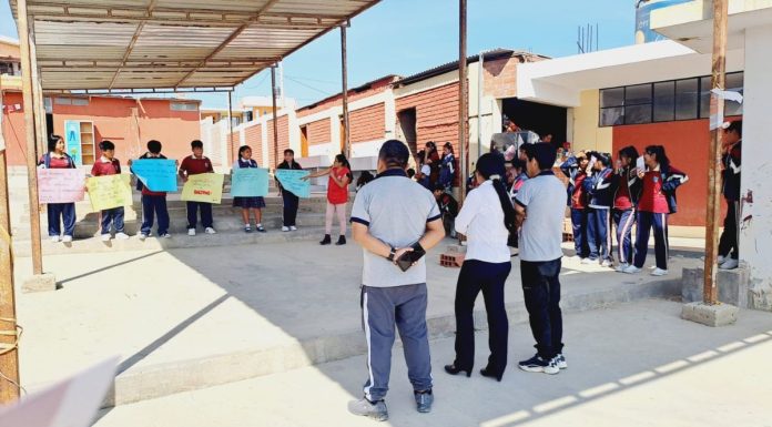 Andalucita y el Centro de Emergencia Mujer capacitaron a docentes y escolares de Paita