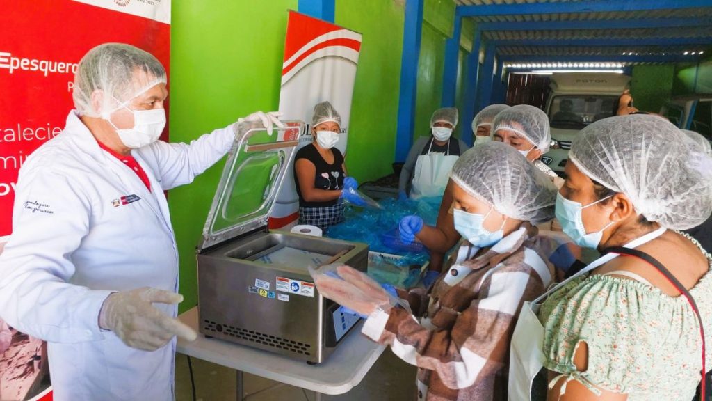 CITEpesquero Piura y Olympic Perú capacitaron a mujeres de La Tortuga para impulsar el emprendimiento