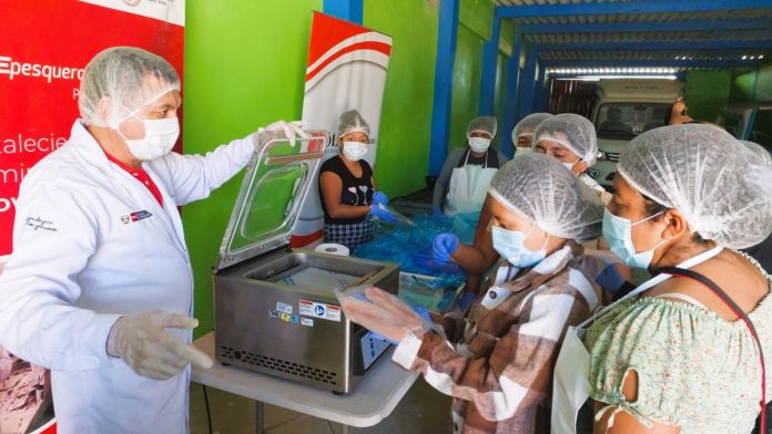 CITEpesquero Piura y Olympic Perú capacitaron a mujeres de La Tortuga para impulsar el emprendimiento