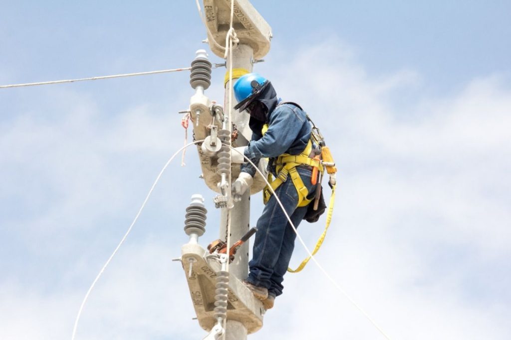 Enosa suspenderá el servicio eléctrico en algunos distritos de Talara Enosa suspenderá el servicio eléctrico en algunos distritos de Talara