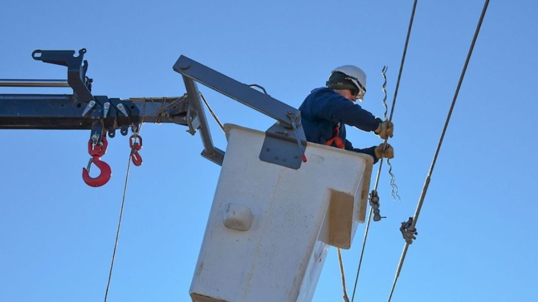 Enosa suspenderá el servicio eléctrico en zonas de Piura y Castilla