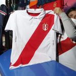 Perú vs. Brasil: ¿A cuánto asciende el precio de las camisetas en Gamarra?