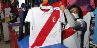 Perú vs. Brasil: ¿A cuánto asciende el precio de las camisetas en Gamarra?