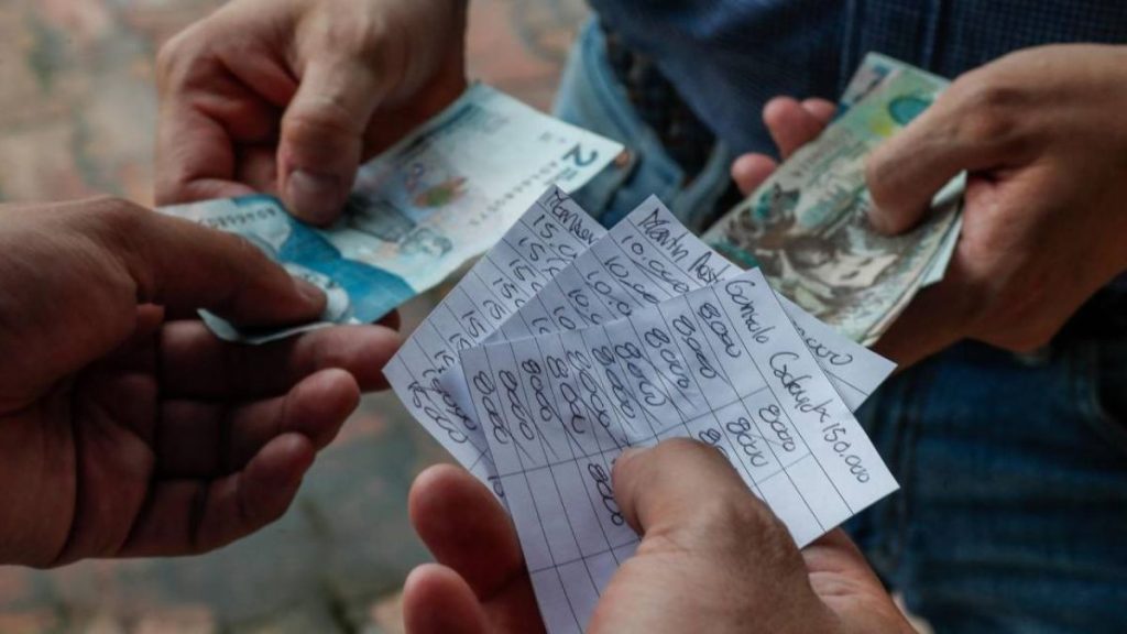 Préstamos «gota a gota»: la modalidad que cobra hasta 500% más de interés que los bancos Préstamos gota a gota: la modalidad que cobra hasta 500% más de interés que los bancos