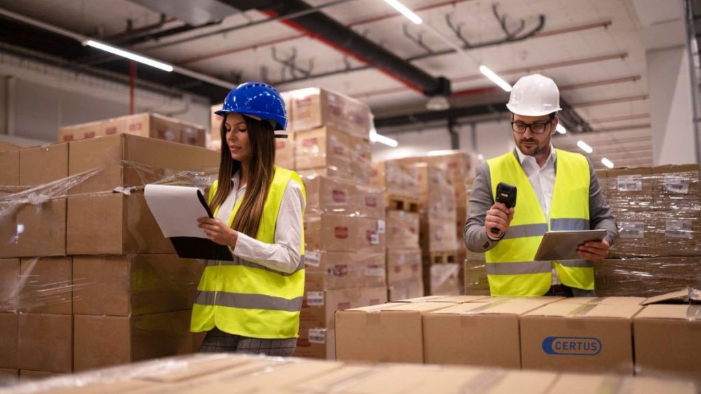 ¿Empezarás un emprendimiento en Navidad? Estos son 5 consejos para importar con éxito