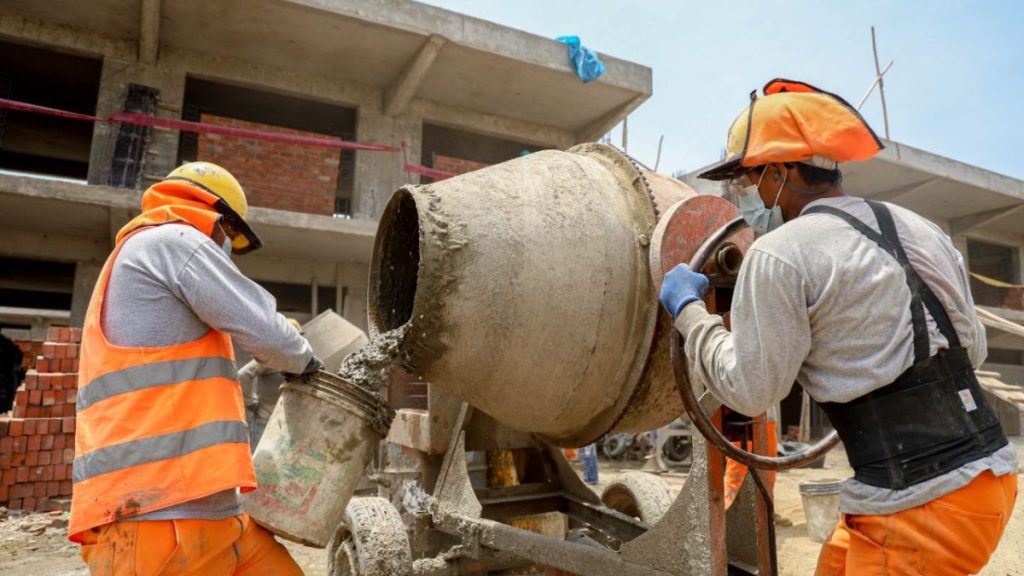 ¿Trabajas en construcción civil? Conoce cuál será tu sueldo con el incremento del 5.26%