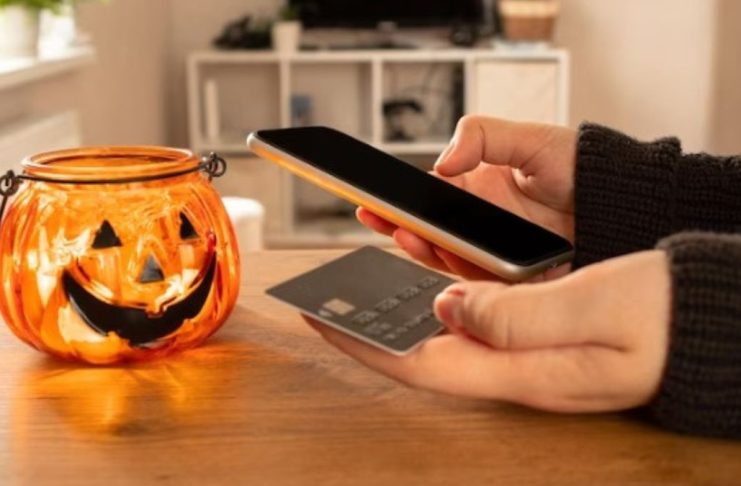 Fiestas de fin de año: ¿Cómo evitar gastos excesivos durante Halloween y Año Nuevo?