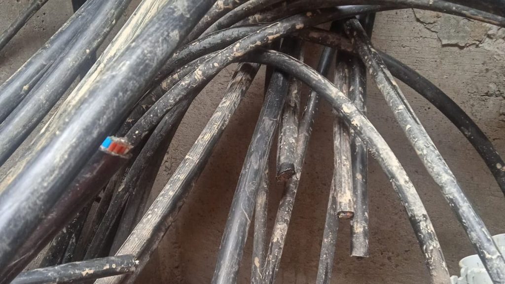 Intento de robo de cables afectó los servicios fijos en el distrito de Castilla en Piura Intento de robo de cables afectó los servicios fijos en el distrito de Castilla en Piura