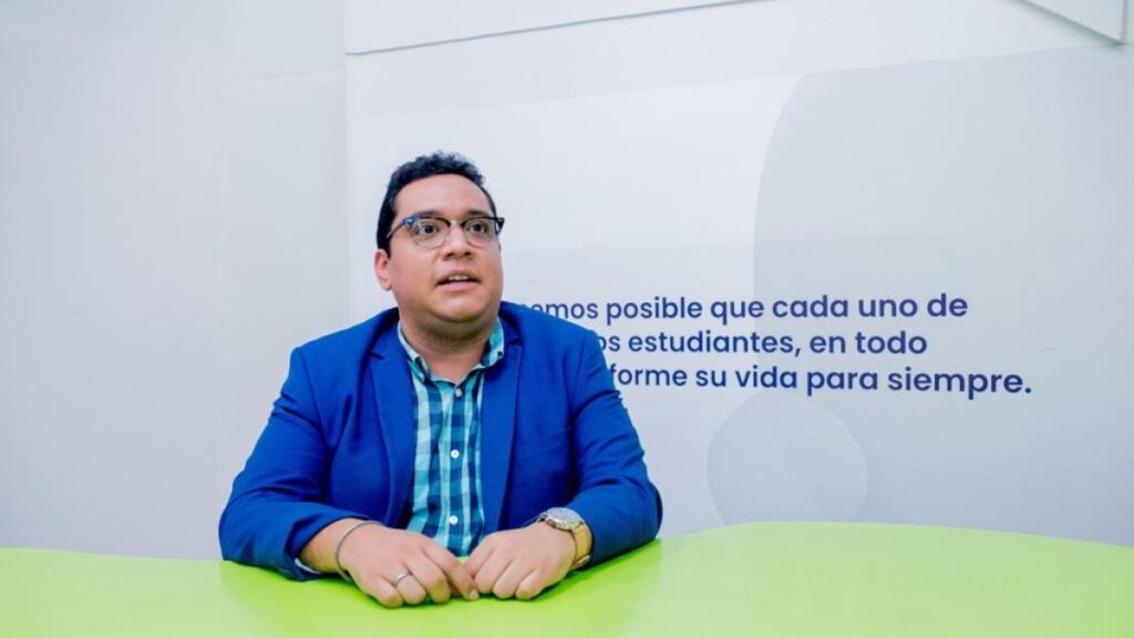 «Enseña con nosotros»: Programa de inserción docente abre convocatoria para empresa y sus colaboradores "Enseña con nosotros": Programa de inserción docente abre convocatoria para empresa y sus colaboradores