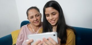 Erestel 9 de cada 10 de hogares peruanos cuentan con acceso a internet  fijo o móvil