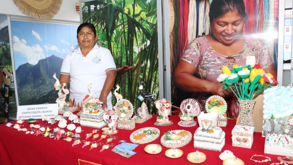 MPP presentó exhibición de artesanía marina elaborada por emprendedoras de Sechura MPP presentó exhibición de artesanía marina elaborada por emprendedoras de Sechura