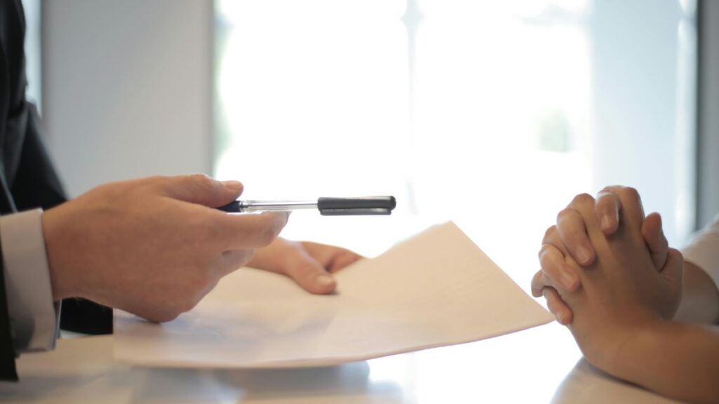 ¿Sacarás un préstamo para tu negocio? Ten en cuenta estas consideraciones antes de obtener un crédito emprendedor ¿Sacarás un préstamo para tu negocio? Ten en cuenta estas consideraciones antes de obtener un crédito emprendedor
