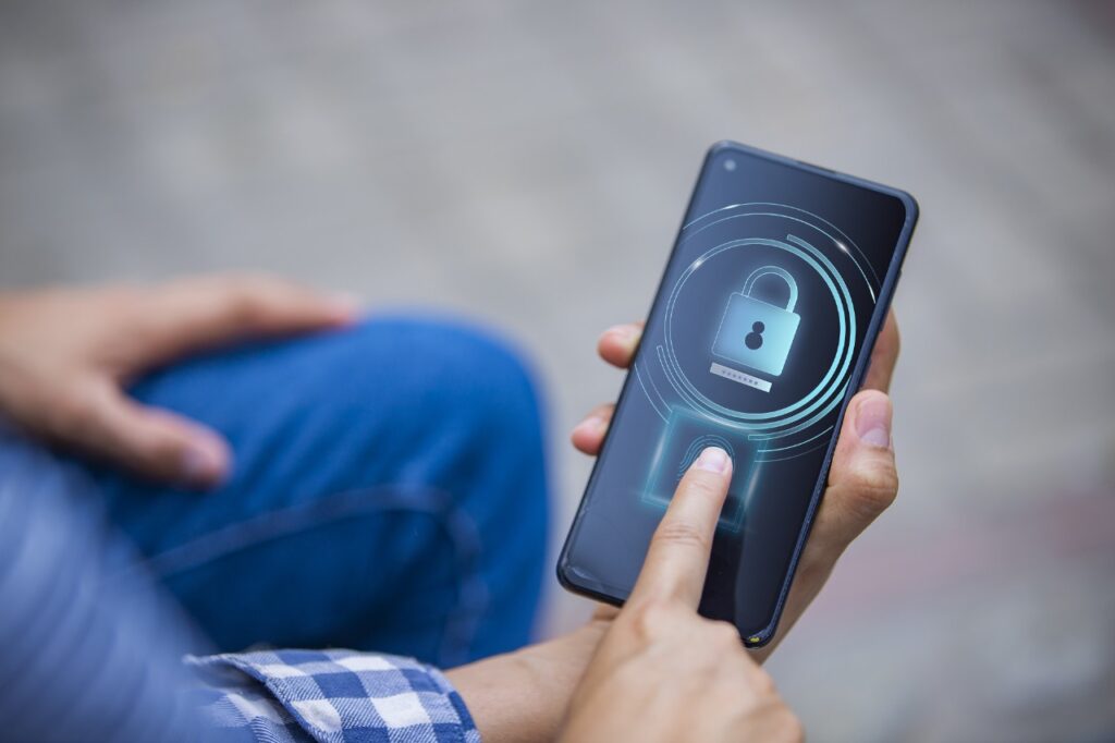 mi-celu-seguro-que-medidas-preventivas-puedo-tomar-para-proteger-mi-informacion-personal-ante-un-posible-robo-de-celular