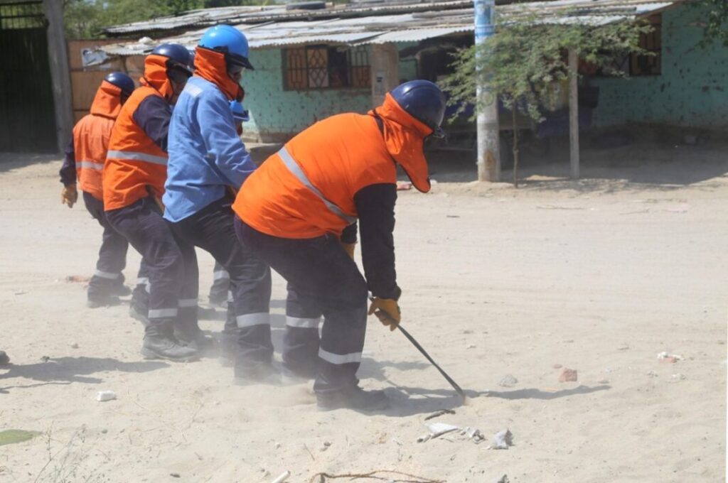 Enosa llevará a cabo mesa de trabajo para tomar acciones contra los riesgos eléctricos en Sullana Enosa llevará a cabo mesa de trabajo para tomar acciones contra los riesgos eléctricos en Sullana
