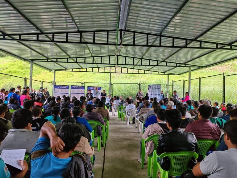 Enosa Móvil llega al distrito de Montero para atender a clientes y usuarios