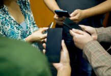 OSIPTEL: Más de 492 mil líneas móviles cambiaron de empresa operadora en abril