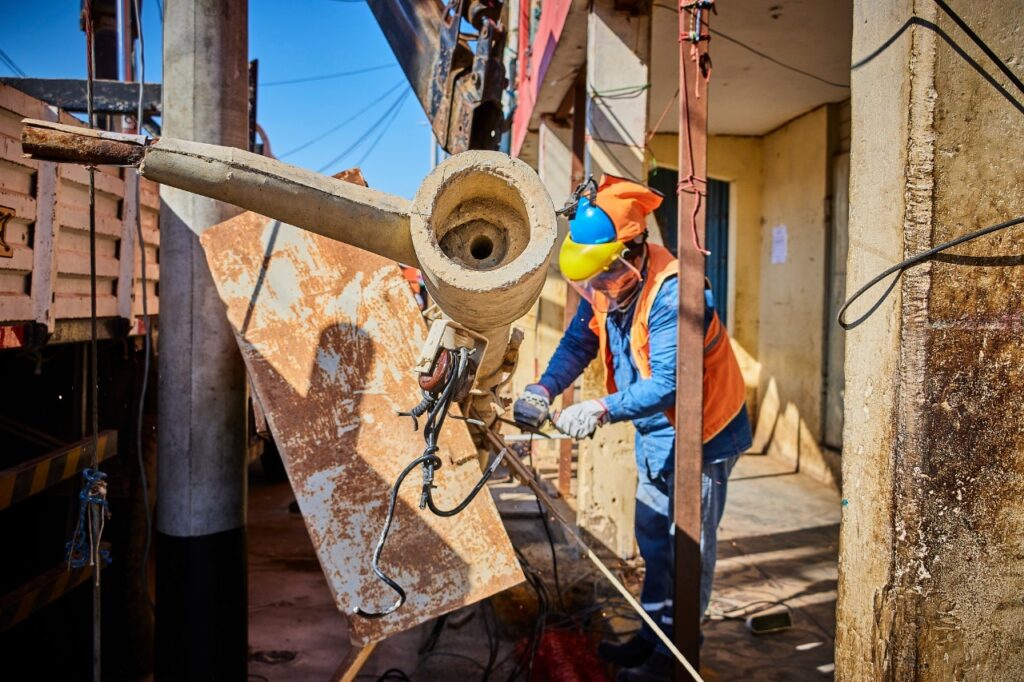 Enosa: nuevas y mejores redes eléctricas en el mercado central de Talara Enosa: nuevas y mejores redes eléctricas en el mercado central de Talara