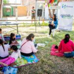 Enosa ilumina el club de lectura para niños en urbanización Santa Margarita