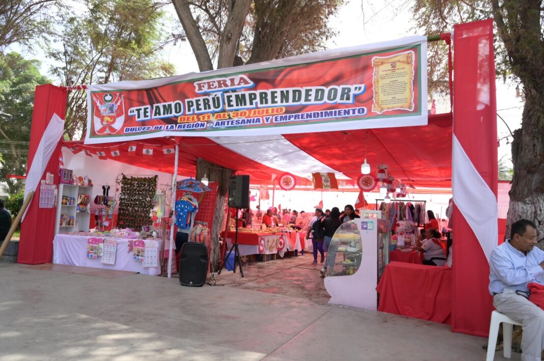 25 comerciantes participan de feria Te amo Perú emprendedor en el Parque Infantil