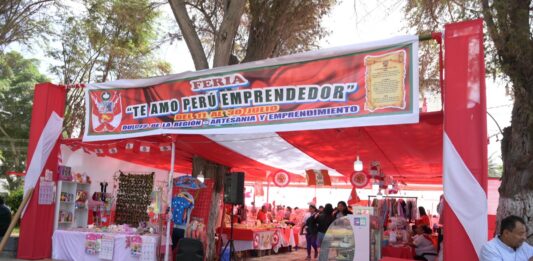 25 comerciantes participan de feria Te amo Perú emprendedor en el Parque Infantil